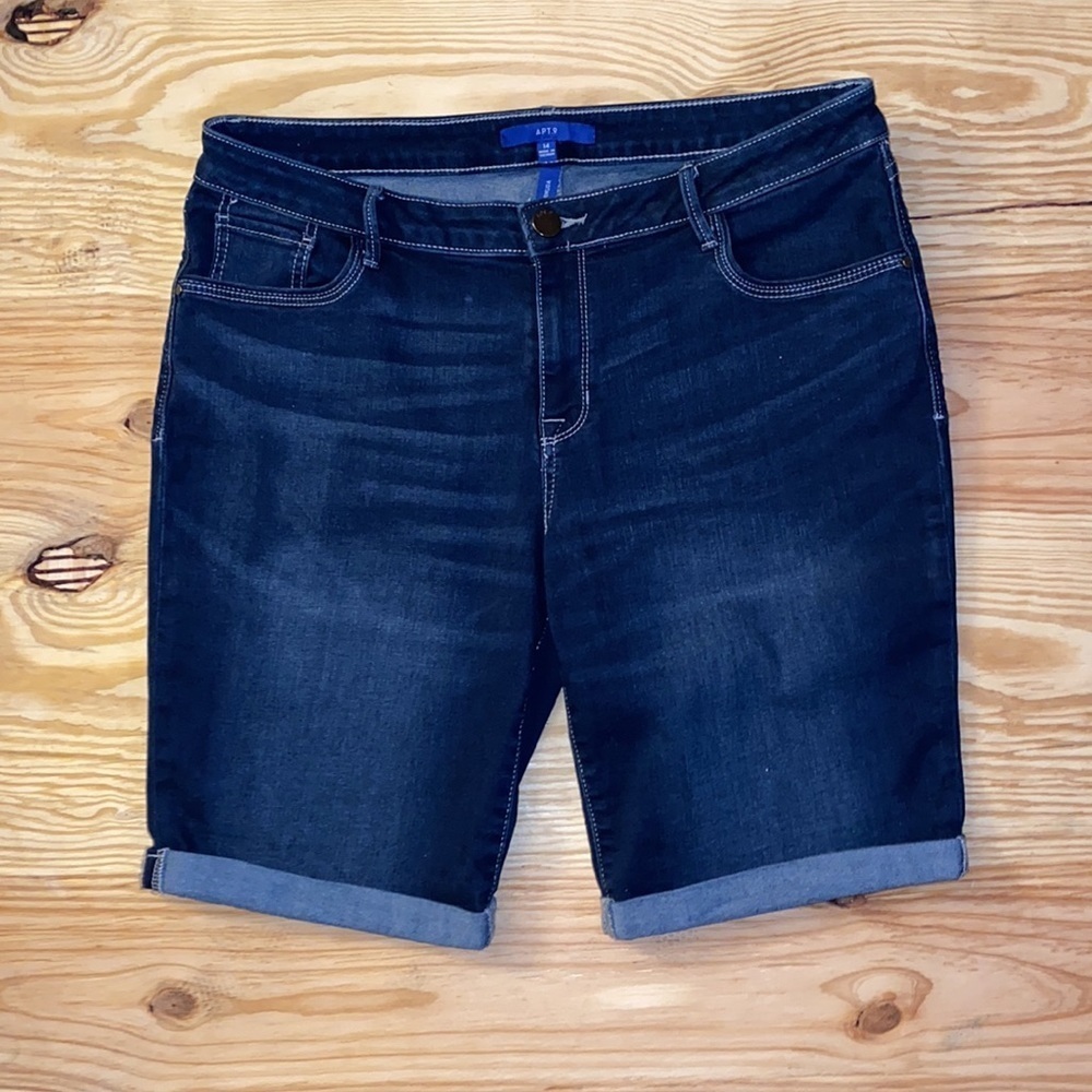 Barely Worn Apt 9 Bermuda Shorts Size 14 - image 3